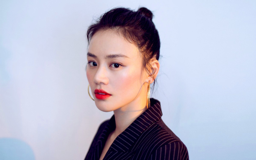 美女明星马思纯大气时尚写真图片
