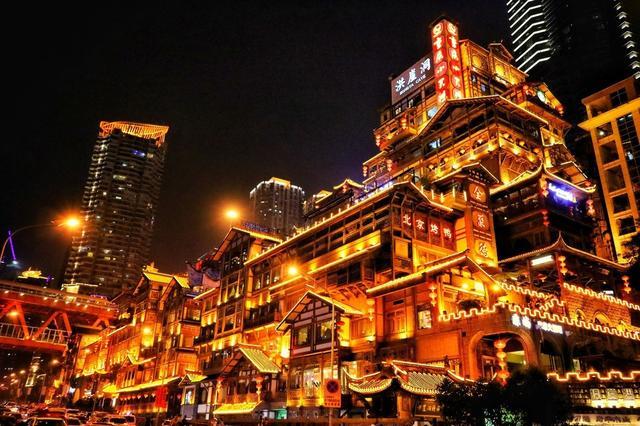 疫情结束后,曾经繁华的重庆洪崖洞,会变成冷门景区吗?