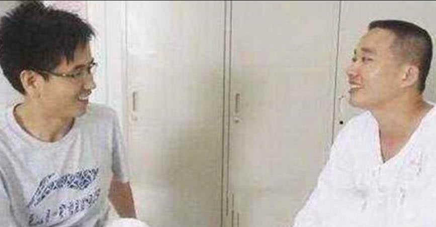 中国近视度数最高的3个人,最后一个4800度,八倍镜也没