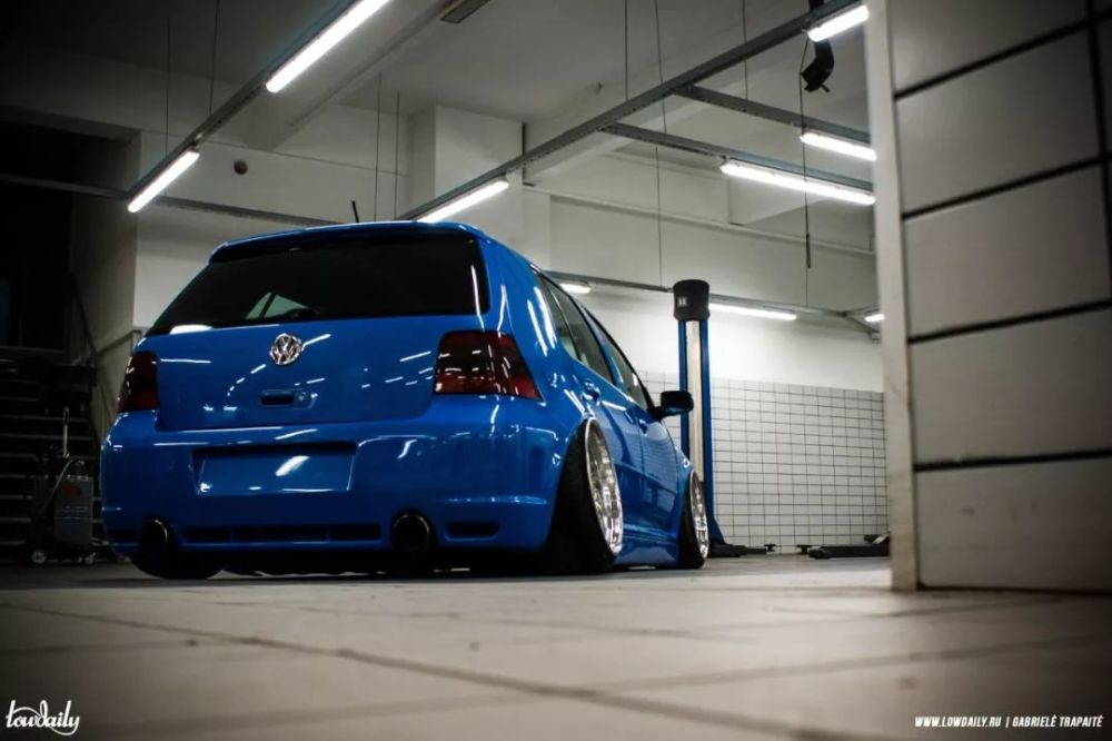 把高尔夫 mk4 改装成神车 r32 的风格,会不会自己也变成神车?