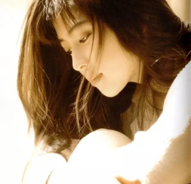 坂井泉水:一个拥有"世界最美侧颜"的传奇歌姬