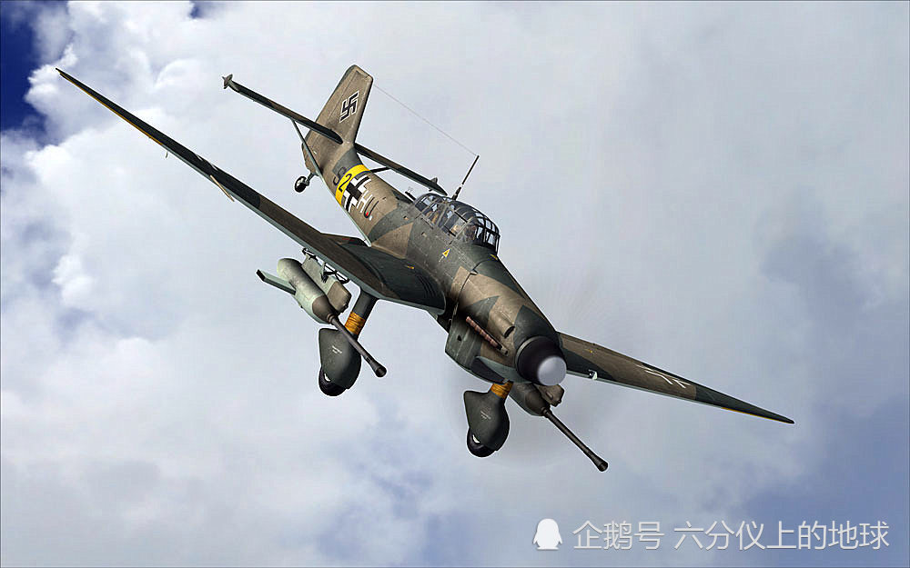 二战兵器全集,吹着"耶利哥喇叭"摇晃而下的德国ju87俯冲轰炸机