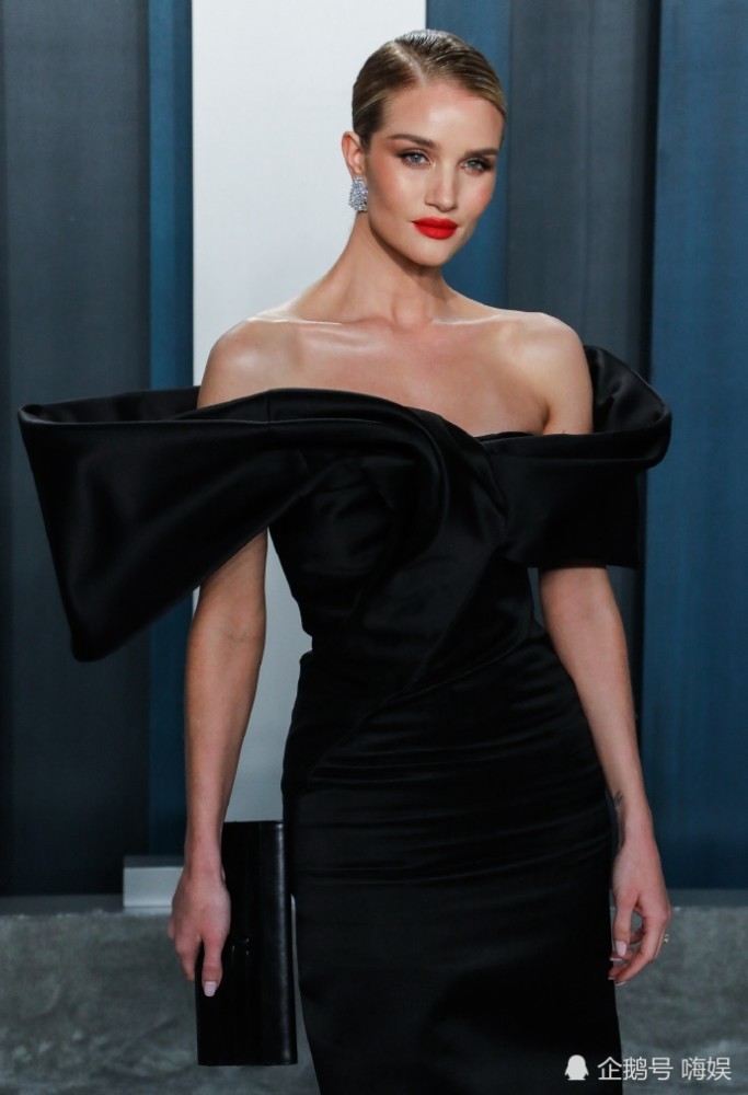 超模大嫂rosie huntington的红唇真是美到爆炸