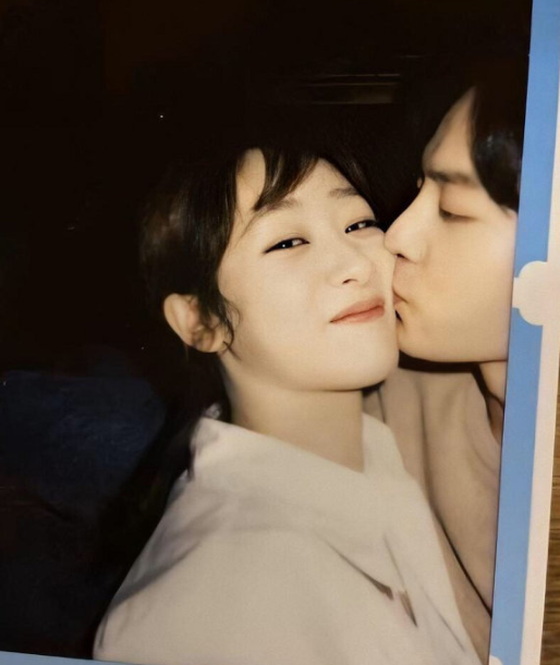 《余生》肖战&杨紫,30集50场吻戏我没酸,看到大头贴羡慕了