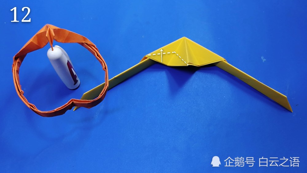 折纸大全:折一个可以在指尖上迅速转动的爱心平衡鸟,太好玩了
