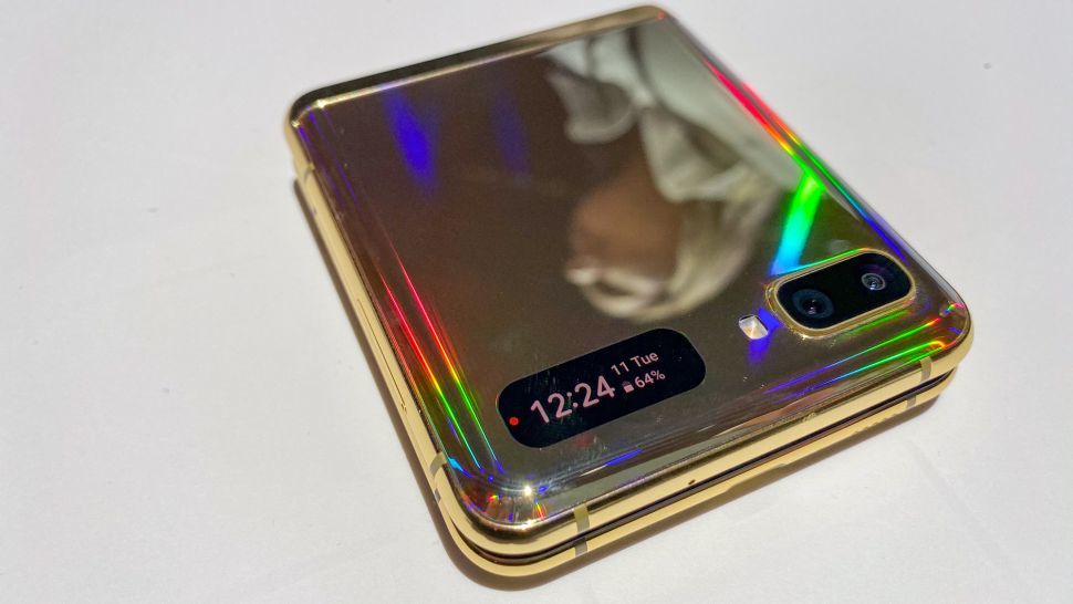 三星galaxy z flip上手:一款能让我们真正喜欢上的折叠屏手机