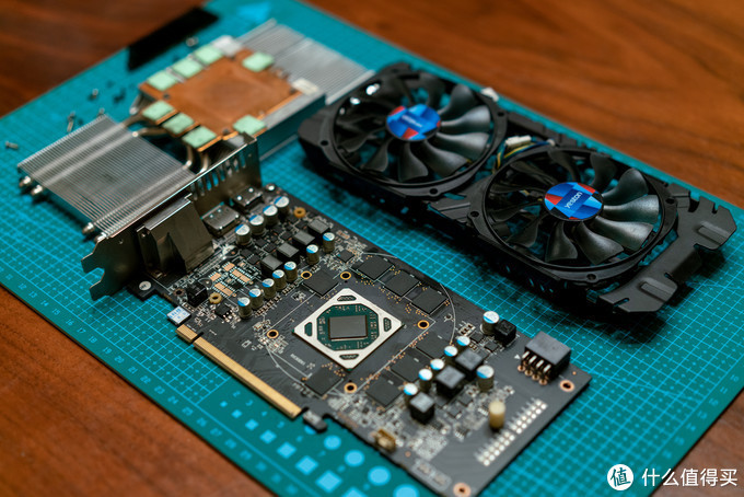 手握一张吃鸡时温度只有64°c的rx580矿渣显卡,是怎样