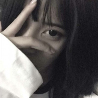 网易云热评:我不能再去打扰他了 他身边的