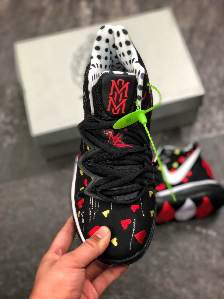 kyrie 欧文5代母亲爱心限定开箱测评!