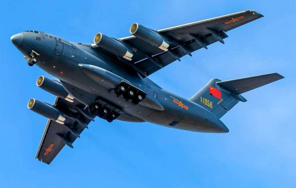 中国空军大动作,6架运20战略运输机星夜驰援