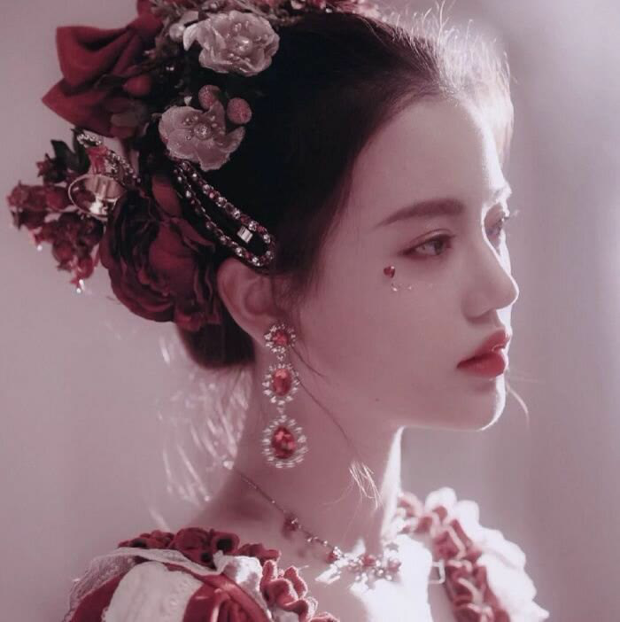 神仙女生头像:汇报一下,今天的我也超级喜欢你哦!