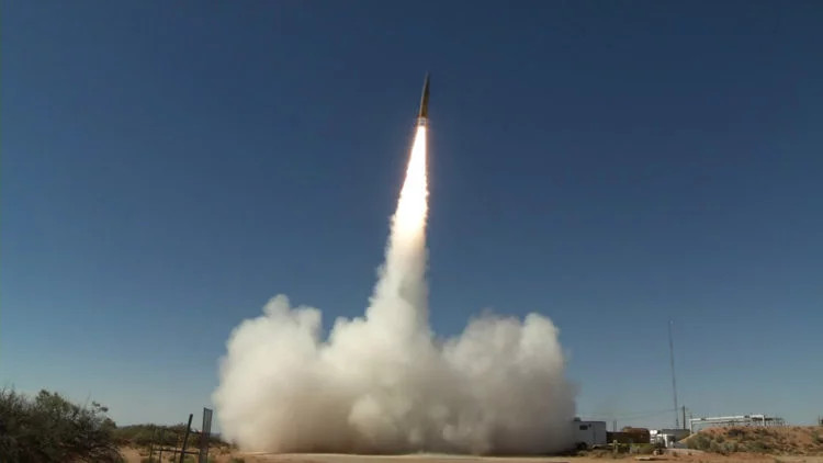 目前,美国陆军,空军和海军都在研制各自的新型高超声速导弹,其时速