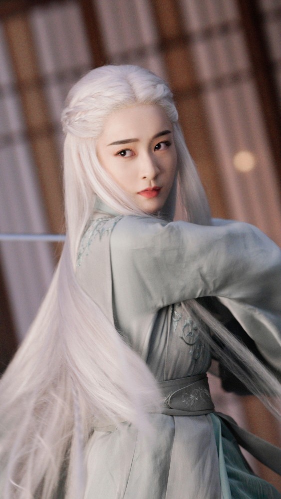 张雪迎热剧《白发》中的白头发剧照,小仙女喜欢吗?