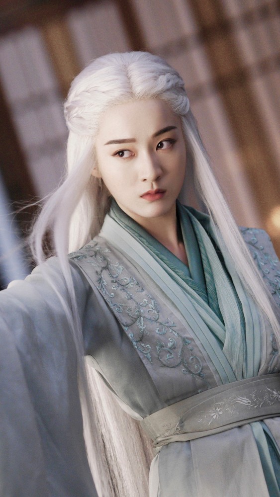 张雪迎热剧《白发》中的白头发剧照,小仙女喜欢吗?