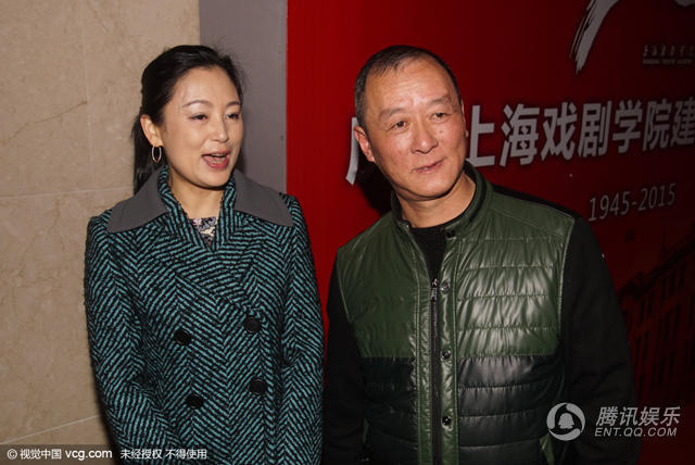 50岁陈红朴素现身 自然老也是一种美