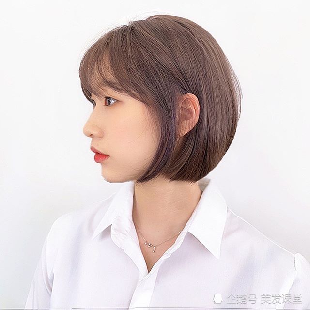 百搭波波头短发,搭配优雅白衬衣,气场强大有气质