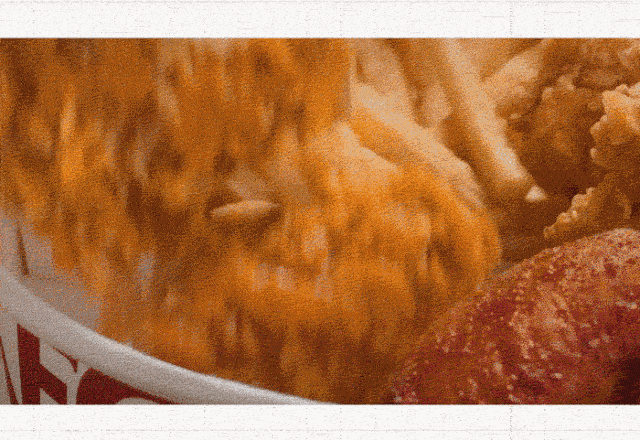 99秒肯德基盲盒100中奖含价值134双人桶芝士帕尼尼套餐