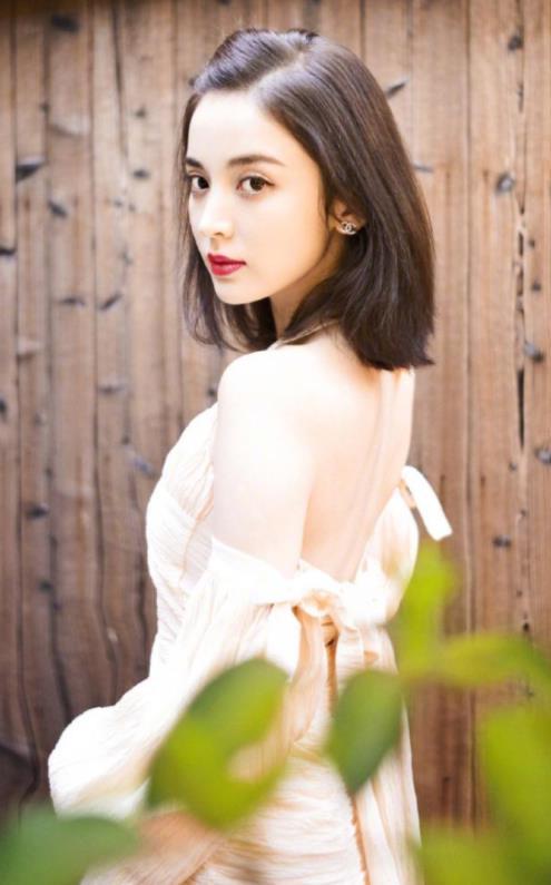 新疆妹子古力娜扎,妥妥的颜值在线,演技也是没得说