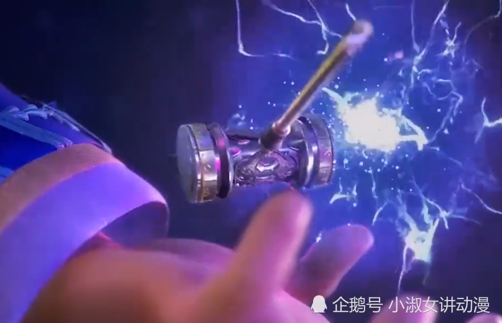 斗罗大陆:唐三终于给昊天锤加魂环,比比东傻眼了,颜色