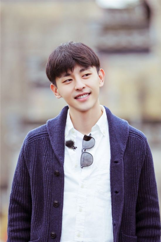 与杨紫合作过的男星,邓伦最帅李现最有魅力,他最气宇轩昂!