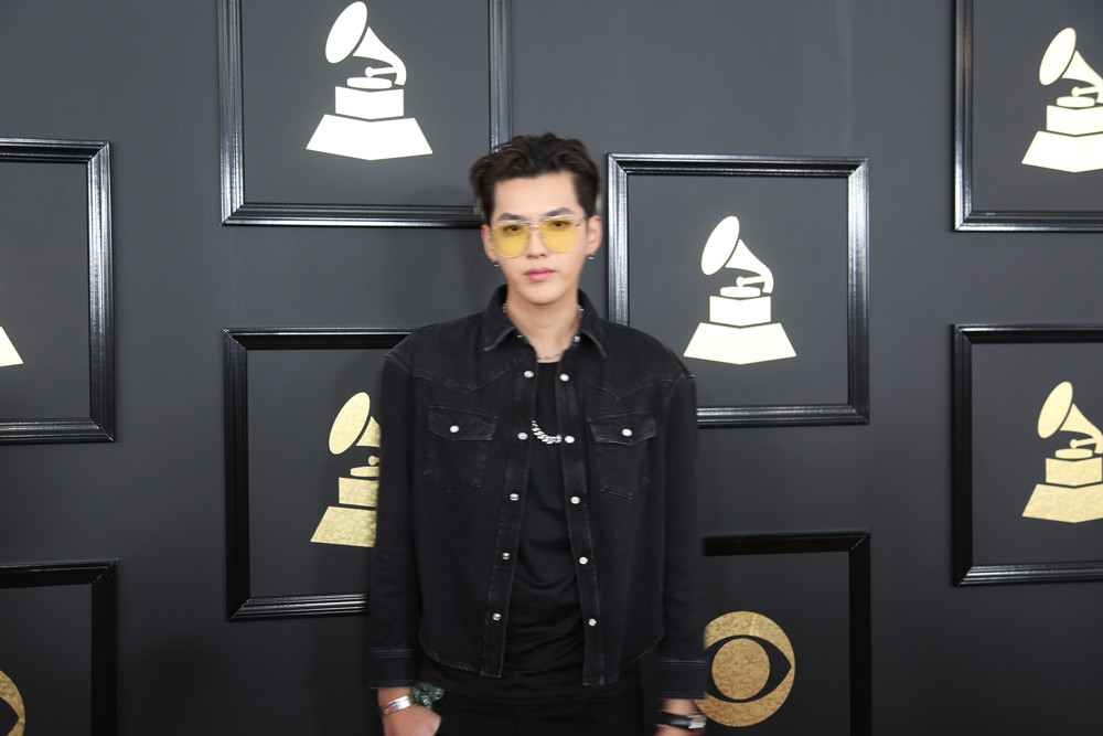 吴亦凡亮相格莱美 受外媒采访英文流利