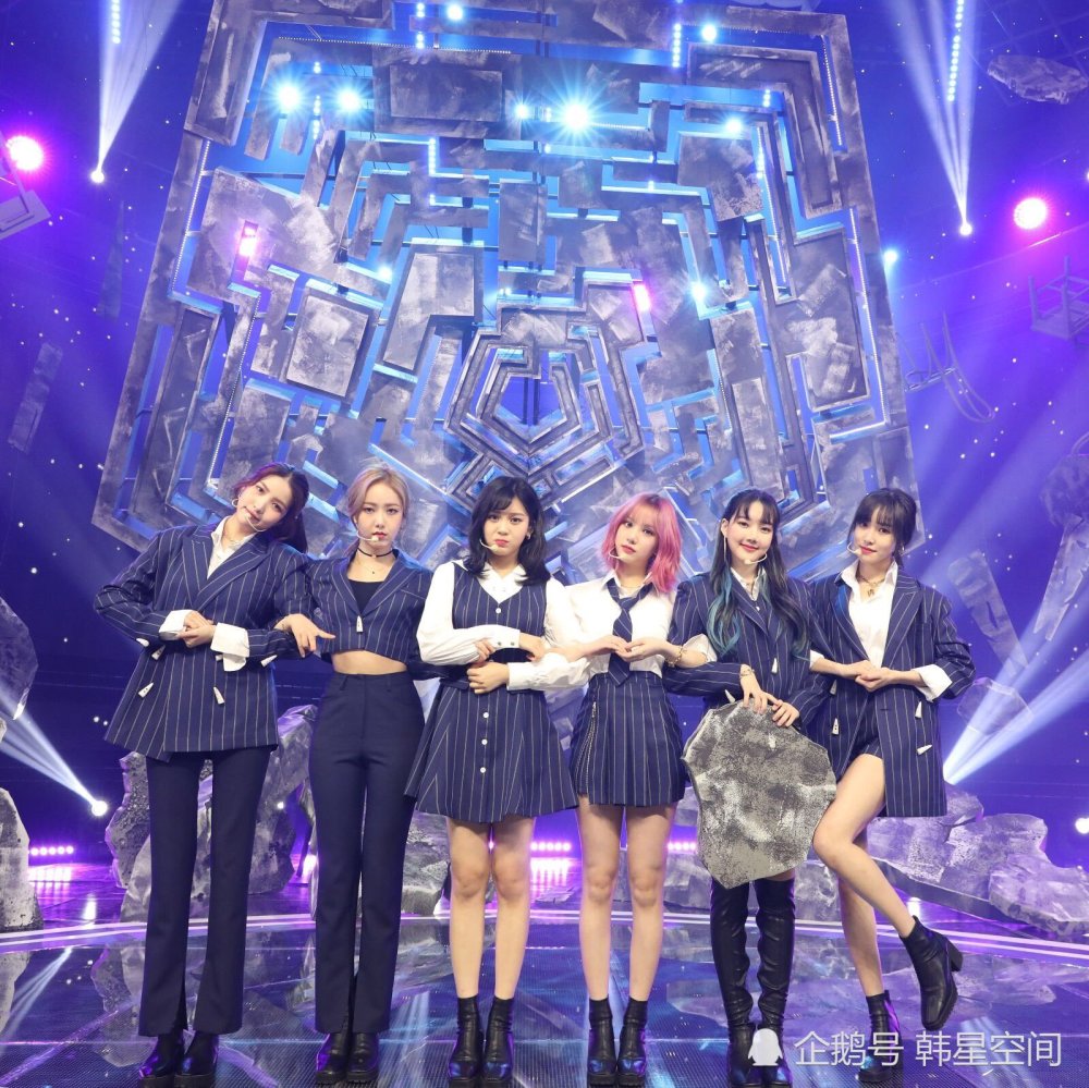 韩国人气女团gfriend,每一套打歌服可盐可甜,简直是穿