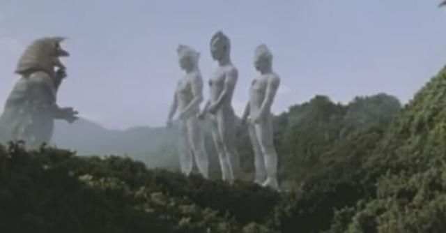 奥特曼:为何作品中迪迦奥特曼总是单独战斗,其他奥特曼不来帮忙?