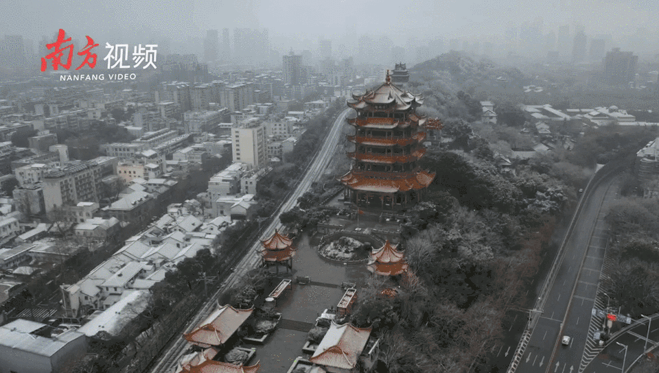 航拍大雪纷飞中的武汉,英雄之城迎难而上_腾讯新闻