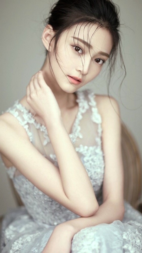 盛蕙子精美壁纸:唯美清纯,白皙粉嫩,都能掐出水来