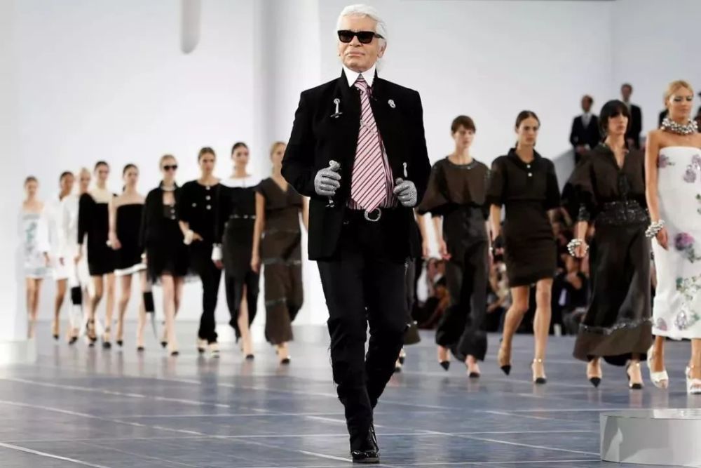 一代大师老佛爷karl lagerfeld!chanel,fendi服装设计