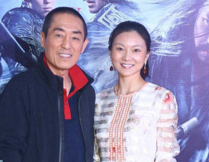 18岁被张艺谋看中,25岁为他生下三个孩子,如今39岁成人生赢家