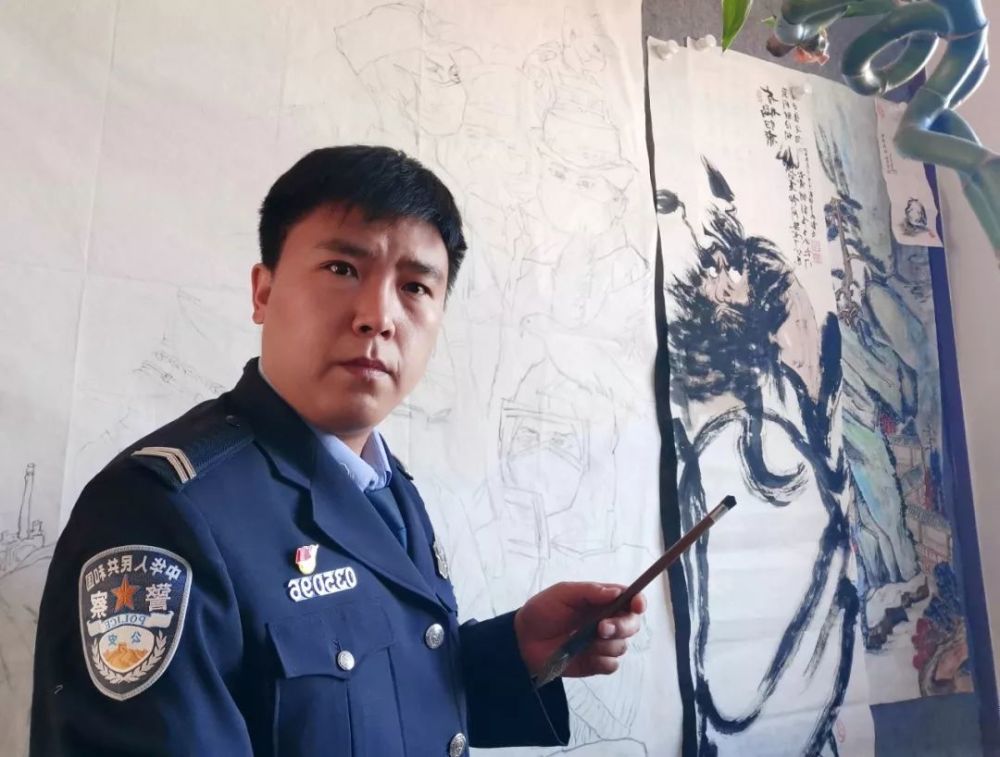 作者简介:张龙飞,涉县公安局政工监督室辅警,河北省美术家协会会员.