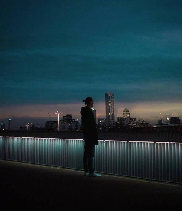 成长就是,接受长大后的无奈,理解所有人的苦衷.