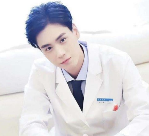 男星扮演医生谁最帅气?肖战vs罗云熙,看到图4:我扛不住了