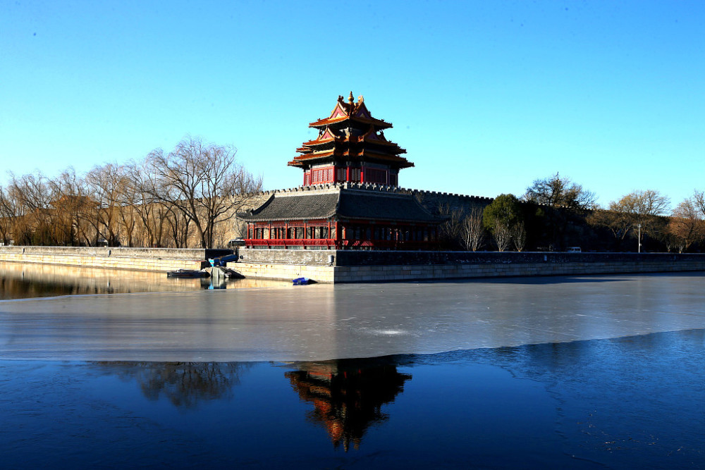 北京天气晴好 故宫角楼景色迷人