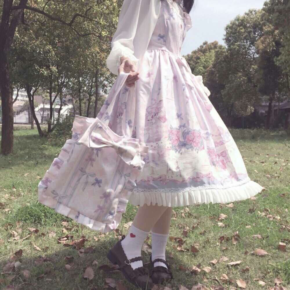 不露脸女生头像:辗转红尘,愿与你同唱一曲地久天长!