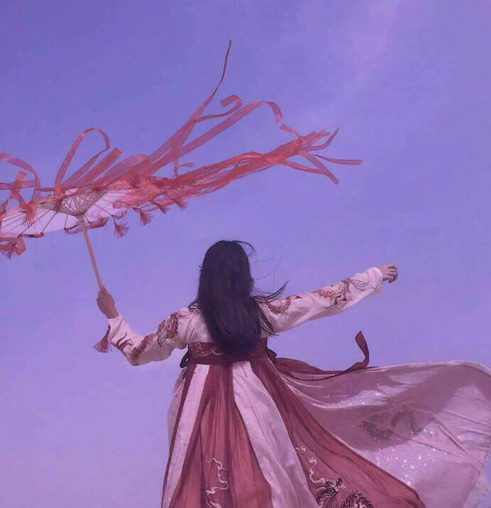 不露脸女生头像:辗转红尘,愿与你同唱一曲地久天长!