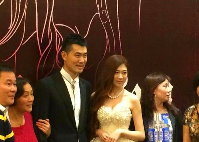 cba球员中谁的老婆最漂亮?她们幸福吗?网友评精彩了!