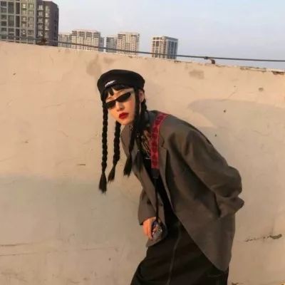 又拽又酷霸道女生头像