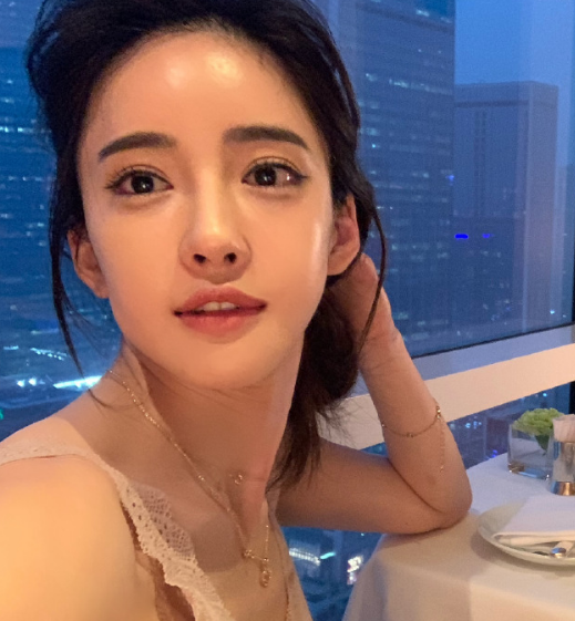 潘南奎在国内火了,曾经的网红变成了女总裁,真有一套!
