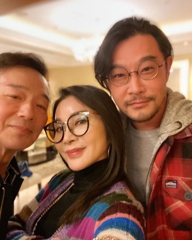 64岁张晨光近照,冻龄不输新婚的陈美凤,小16岁黄维德略显油腻