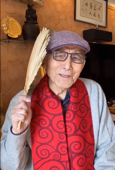 老艺术家游本昌再扮演"济公",向医护人员致敬:同风雨共抗疫