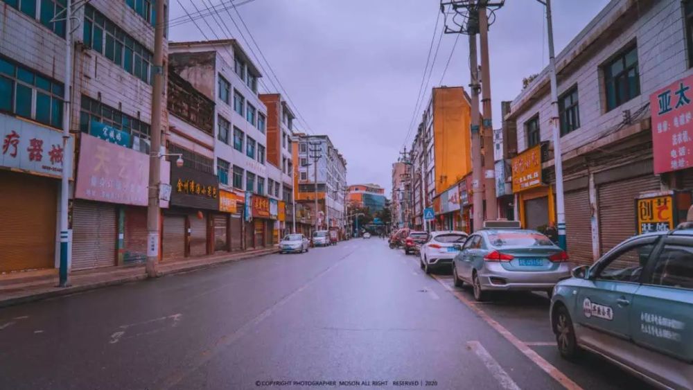 幸福路 干净的街道,空寂而冷清