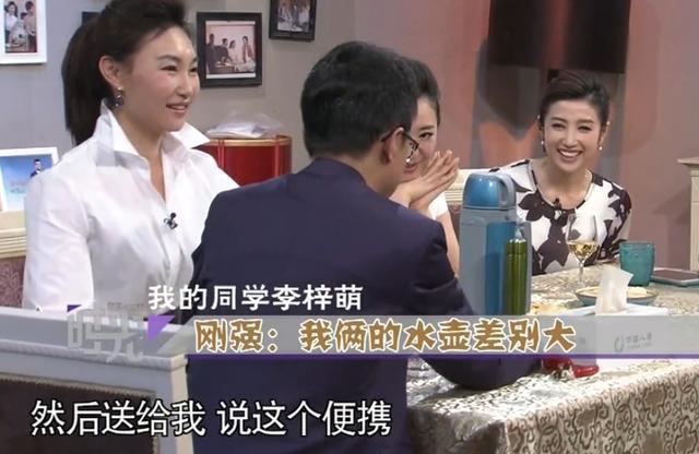 央视女主播43岁李梓萌至今单身,私下性格是小迷糊,择偶标准不俗