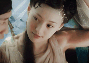 而在《相爱穿梭千年》中, 郑爽更是实力演绎什么是神仙颜值.