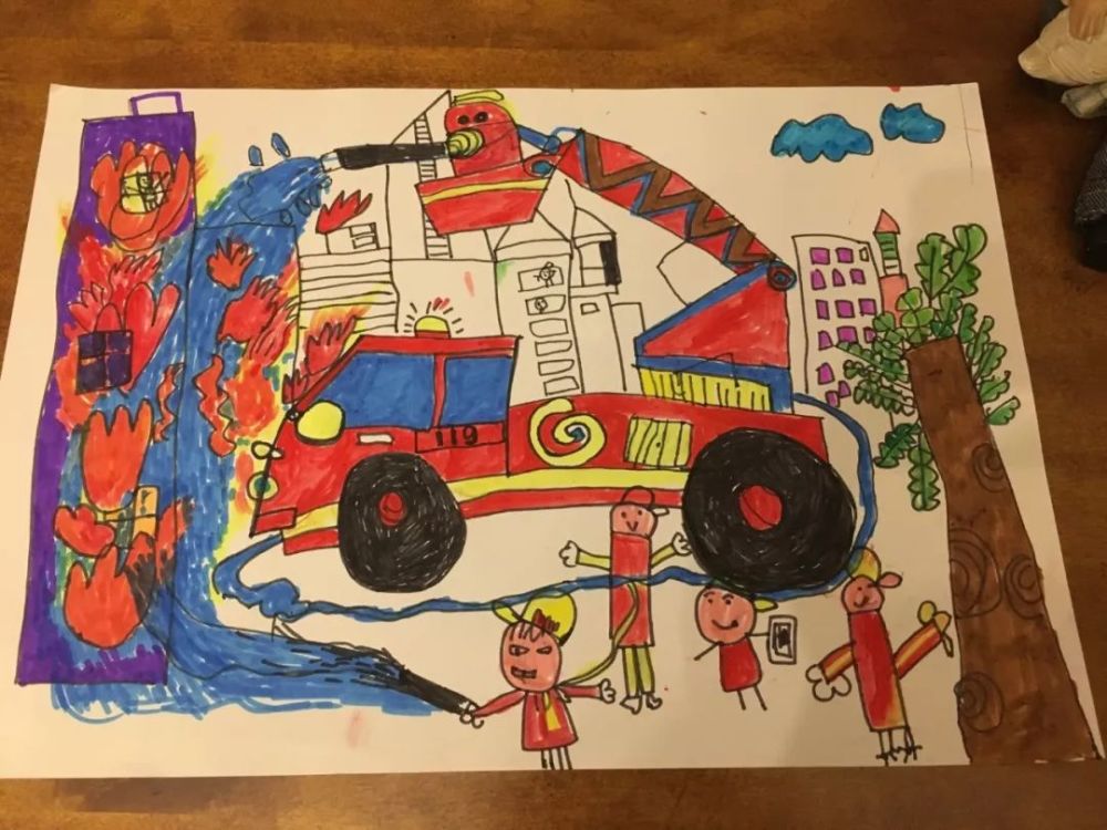 绘画:消防车 涪陵区城区第二幼儿园 班级_中二班