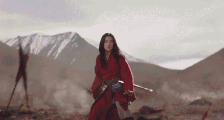 《花木兰》月底上映，刘亦菲舞剑又飒又美