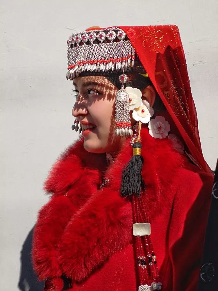 《塔吉克族姑娘》拍于新疆.