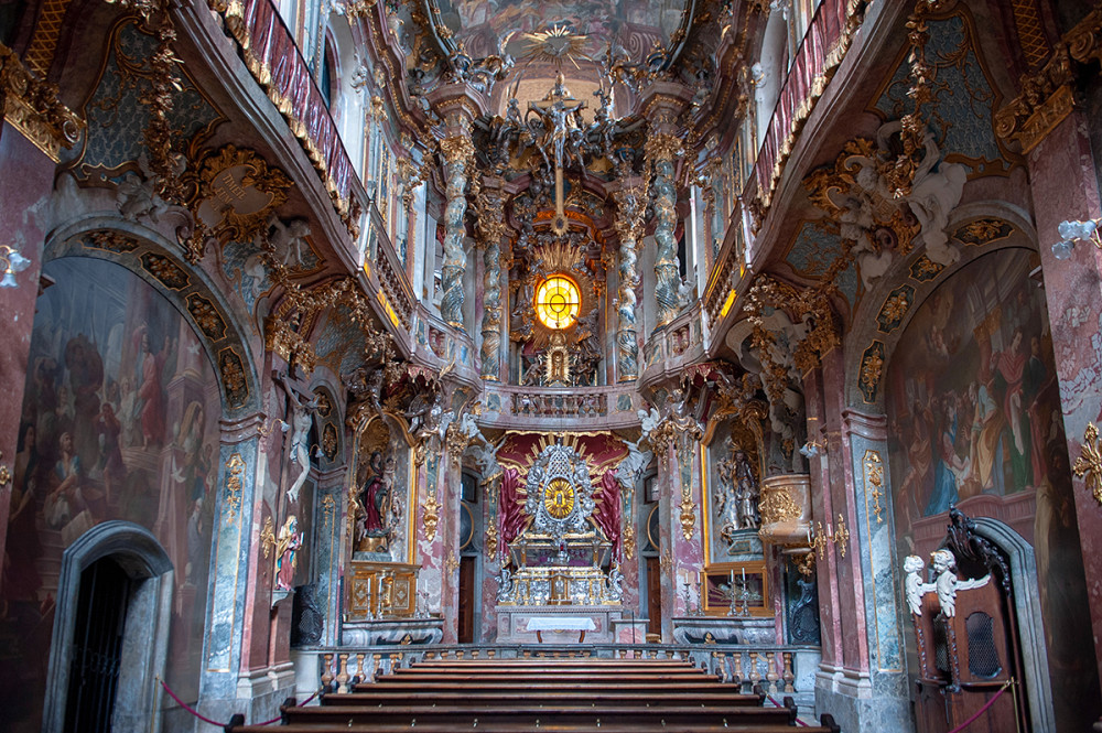 只是教堂看得多了,也难免会审美疲劳,但在德国慕尼黑的这座私人教堂