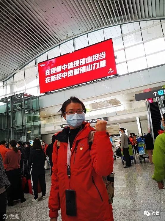 中国摄影记者奋战在抗击疫情第一线拍摄的感人镜头
